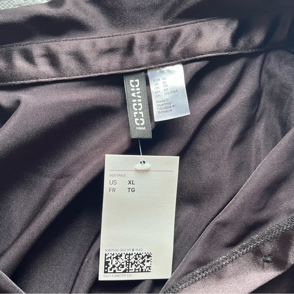 Brand New H&M Black Satin Button Down Top - Picture 4 of 4